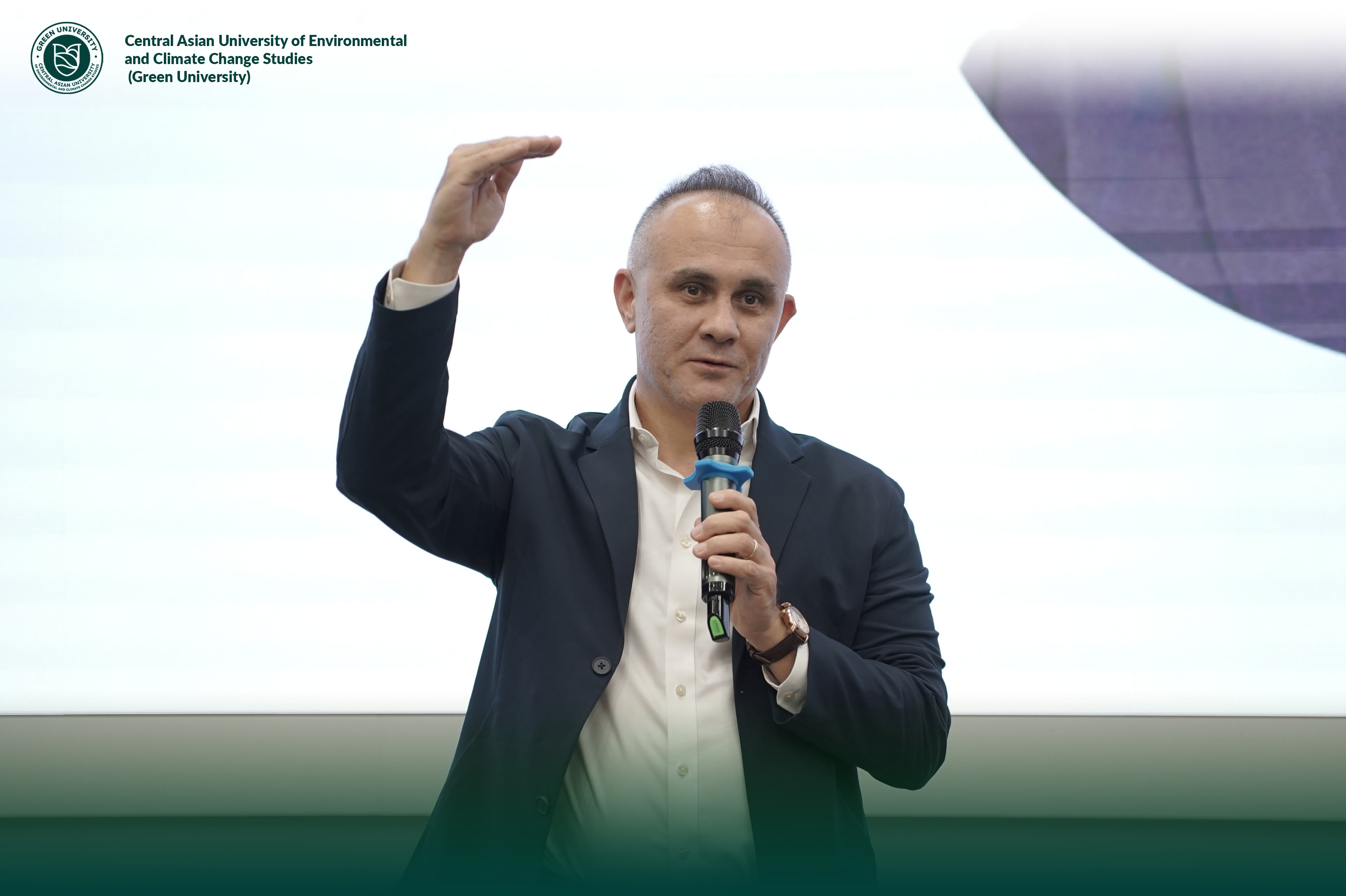 Green University Hosted a Guest Lecture by Frank Muradov, Founder and CEO of 44 Oak Capital